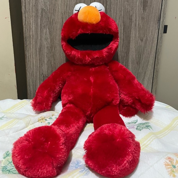 KAWS x Uniqlo Elmo Plush Red Sesame Street Collab - Picture 1 of 4